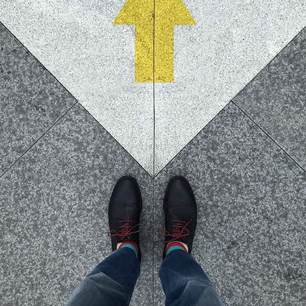 If subtlety is your strong suit, let the cherry shoelaces on this leather pair from #WhiteSoul do the talking.
Shop for men's style here: buff.ly/2TiGxve
.
.
#STYFI #shoes #footwear #fashion #wcw