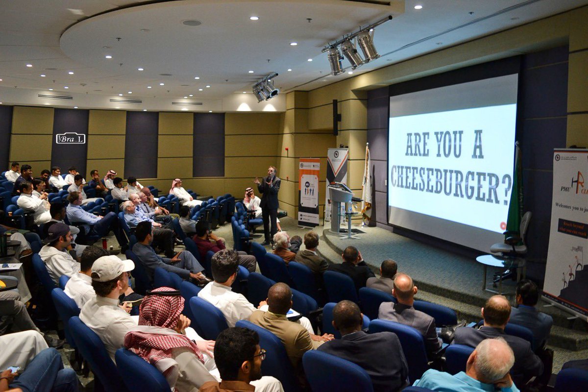 HR_Club_PMU's tweet photo. تشرف نادي الموارد البشريه يوم الاثنين الماضي تاريخ ١٨ مارس باستضافة وتنظيم محاضره شيّقه لعميد كلية إدارة الأعمال في الجامعه Dr. Wolfgang ونشكر الجميع على الحضور .
#PMUer https://t.co/RSd8lDNkKt