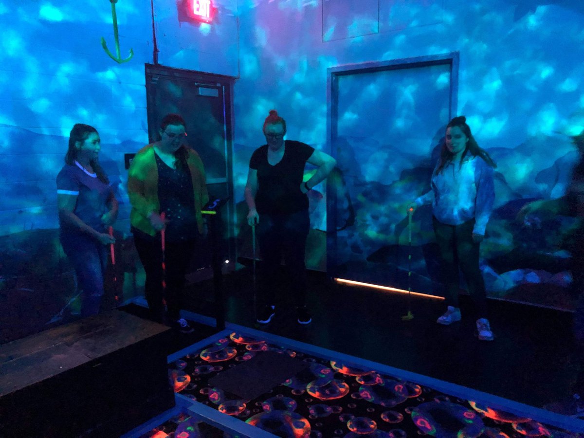 GVPhiSigmaPi's tweet image. Who doesn&apos;t love some glow golf! Many thanks to our social chair for a great social event last night! #PhiSigmaPi #fellowship