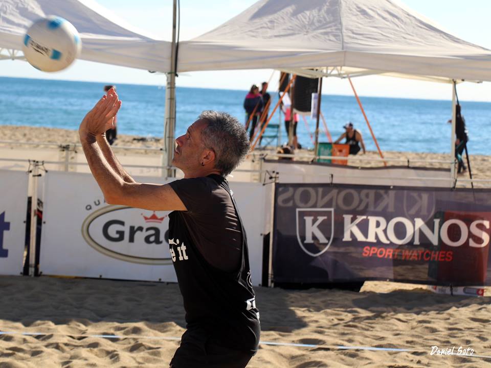 relojeskronos's tweet photo. Hoy os hablamos de @LoveItVolley. En primer lugar, después de terminar su 3ª etapa del circuito, están entrenado para la siguiente y última etapa que tendrá lugar en la playa de la Nova Icaria los días 30 y 31 de marzo.... https://t.co/KRUrDusXZo
