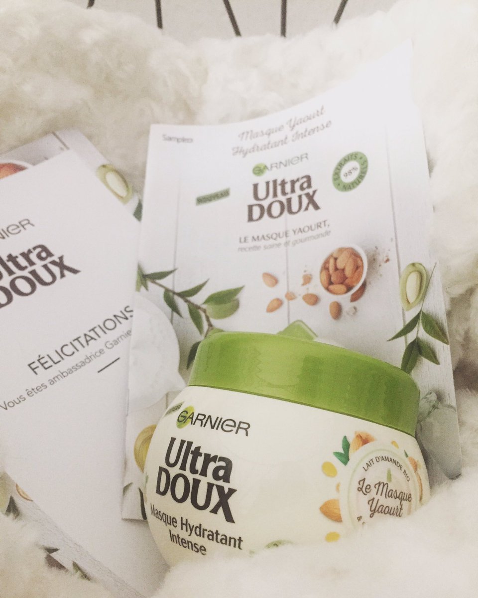 EliVogue's tweet photo. Masque yaourt Ultra-Doux de Garnier.Ce masque contient 98% d’ingrédients d’origine https://t.co/4pxwV1ctaJ l’ai donc essayé,J’ai trouvé qu’il hydrate sans alourdir,j’ai bien aimé son arôme gourmand et sa texture est incroyable.   #Ultradoux #Garnier #laitdAmande #Soincheveux https://t.co/Ap6Ex0AcU7