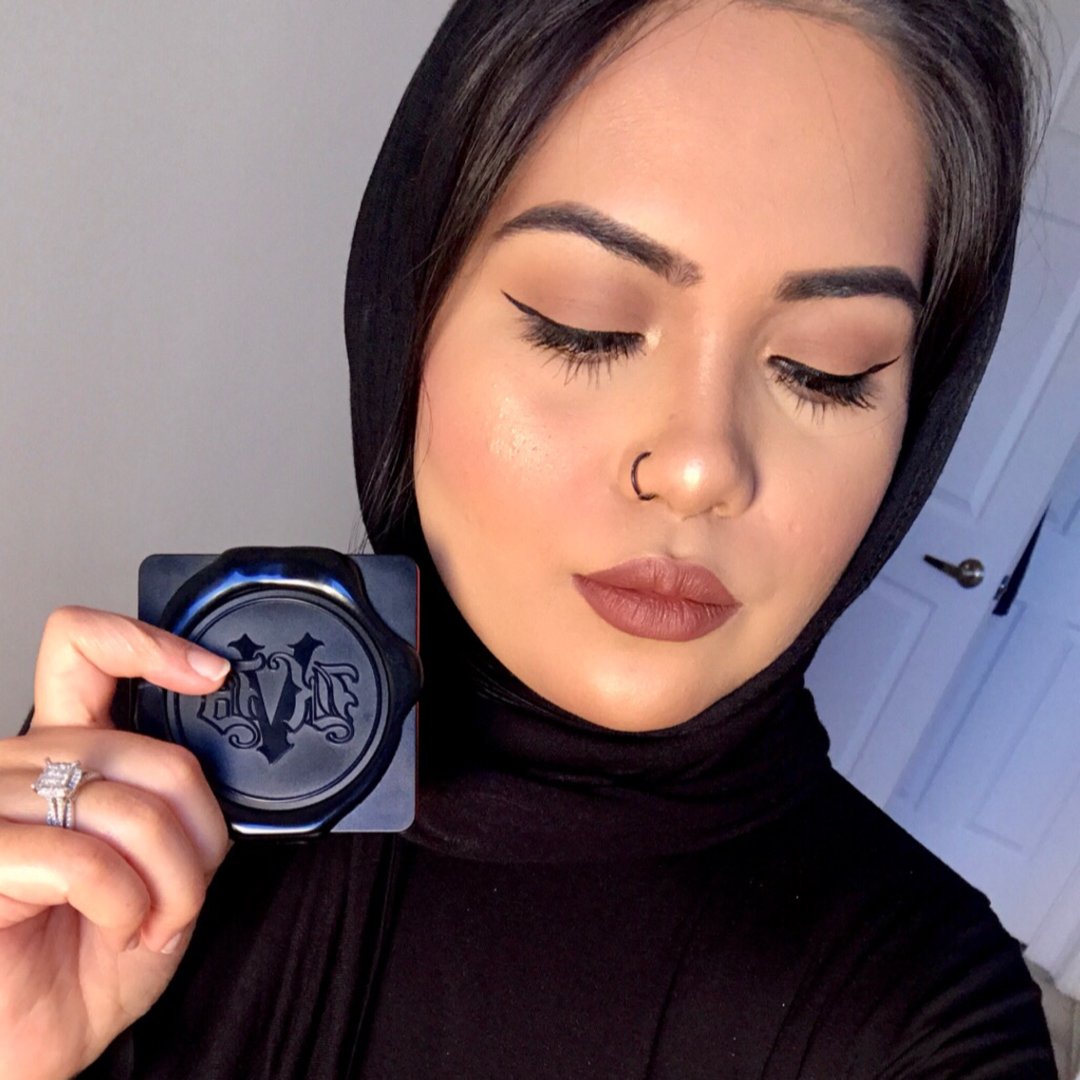 tahufatima's tweet photo. My first time trying out a powder foundation, and I was actually surprised at the amount of coverage it provided. Totally in love with both the tattoo liner and powder fiundation. @Influenster @katvondbeauty #HowILockIt #CatEyeWin #complimentary https://t.co/OWt8oCgkDn