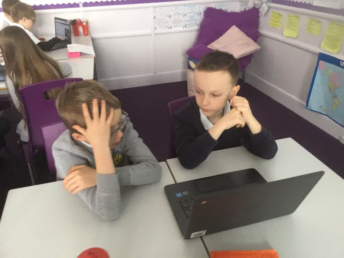 Portyschool's tweet photo. P6 were supporting their P5 buddy class to create a Sway presentation. #Sway #buddywork https://t.co/9hezJk3yTA