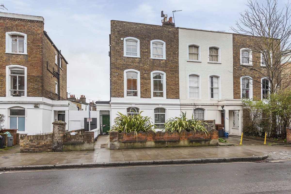 pgestates's tweet image. #NewListing #Dalston #London #EstateAgent