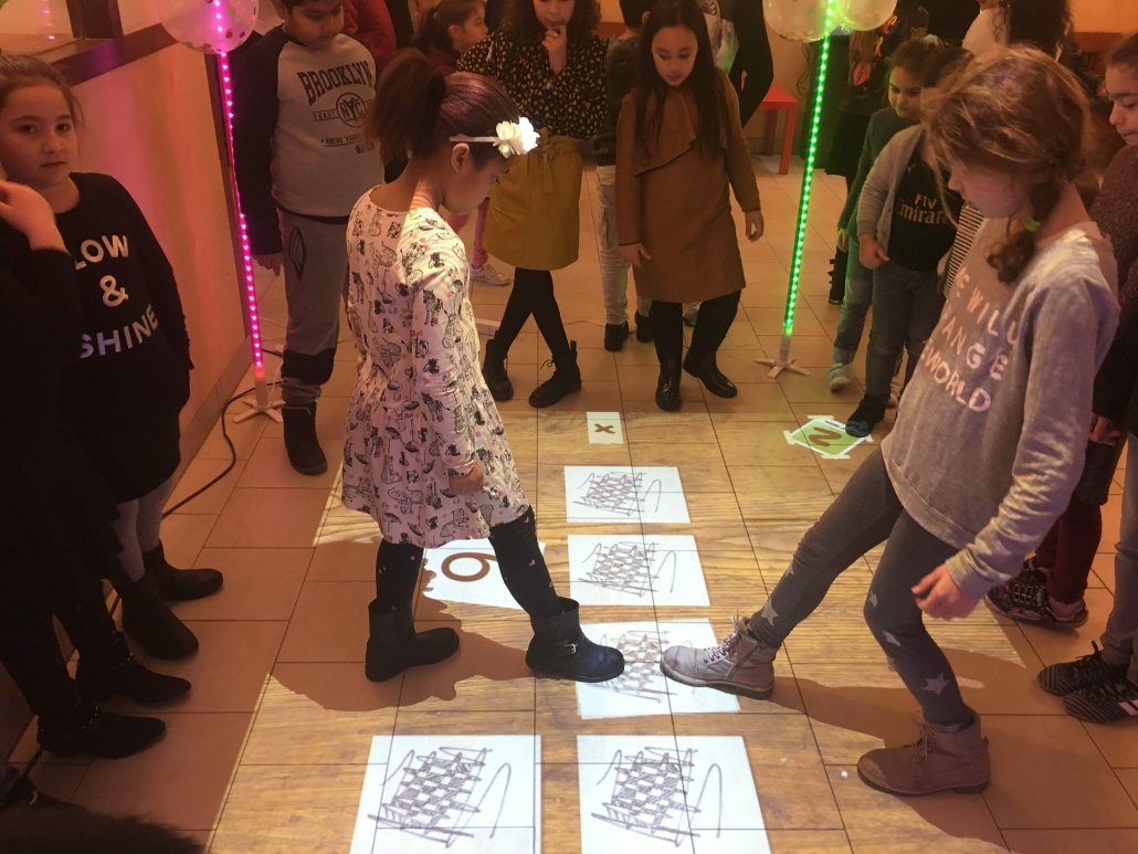 Geïnteresseerd in de Active Floor, alleen past hij niet in de begroting? 💰 Geen zorgen, wij kunnen jouw school daarbij helpen. Dit doen we door een gratis crowdfunding op te zetten voor jouw locatie. #crowdfunding #spelendleren #doejezo #activefloor bit.ly/2H8qcXs