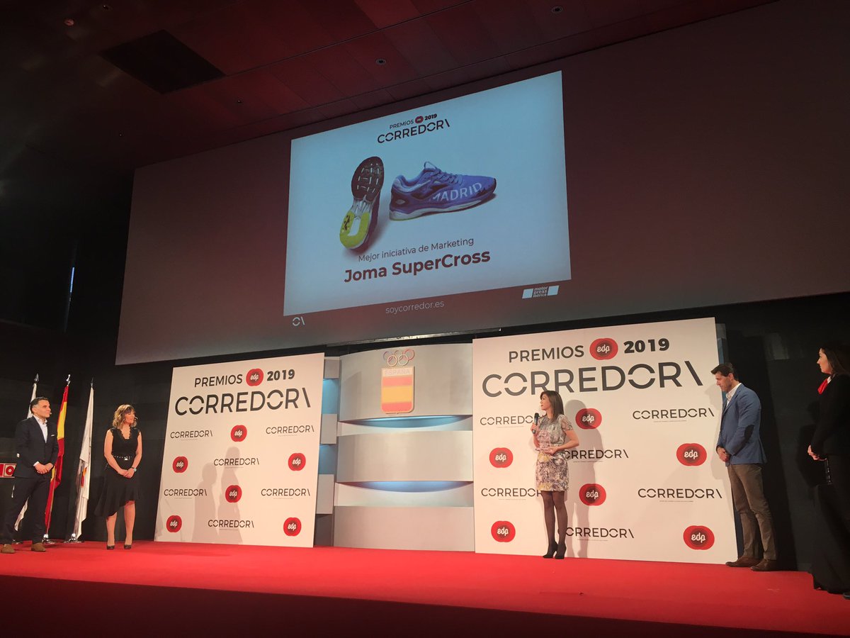JomaSport's tweet photo. Ayer @soycorredor_es nos dio el • PREMIO A LA MEJOR INICIATIVA DE MARKETING • por la zapatilla conmemorativa del @mediodemadrid Super Cross. 😁😁😁 Gracias!!! https://t.co/SWVUTmOl0N