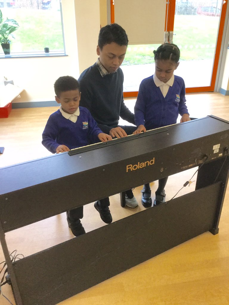 FoxfieldMusic1's tweet photo. Yesterday we held a wonderful Music Coffee Morning for our families. Parents and children made music together with a free tea or coffee too! Next one will be Tuesday 18th June, 8:30am. Add it to your diary now. We hope to see you there. 🎼🎹@foxfield #familytime #primarymusic https://t.co/SNME2OskLs
