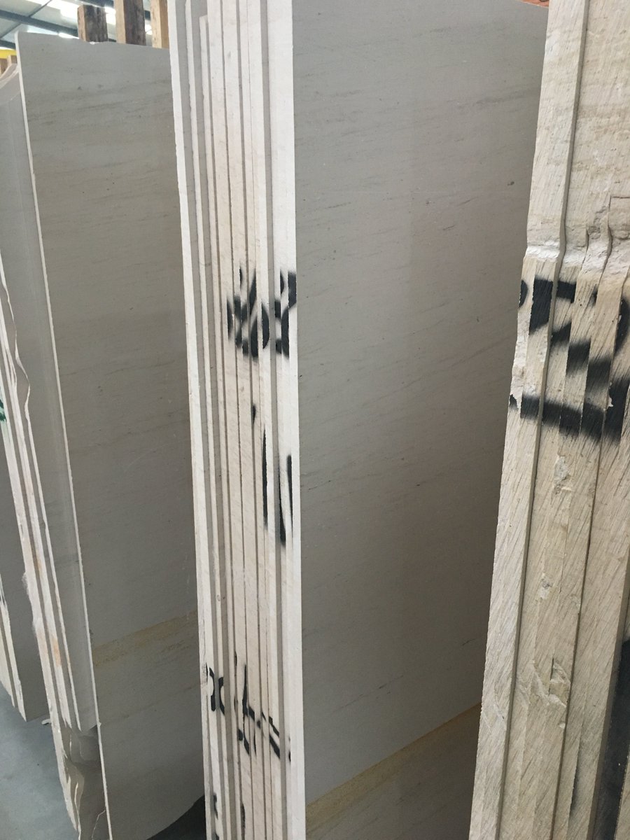 Stone_Forever_'s tweet photo. Moca Creme Fine Vein
#slabs#cut to size# special projects#portuguese limestone#wall cladding#natural stone facade https://t.co/7VkPyNfBvm