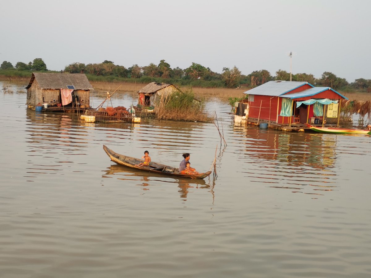 travelasiacarte's tweet photo. Imagine sunset at the edge of the Tonle Sap Lake with cocktails and canapes made by one of Siem Reap’s leading bars. Join the Finfoot on a sunset visit to the floating village at Mechrey. #sunsetonthelake #finfoot #misswongs https://t.co/brxoz7YGio