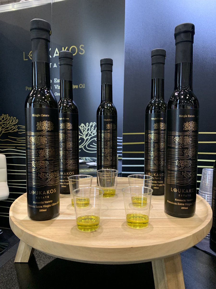 LoukakosEstate's tweet image. Calling all olive &amp;amp; olive oil lovers!! It’s the final day of @IFE_Event so don’t miss the chance to stop by stand S4408 and try some wonderful EVOO and olives #LoukakosEstate #IFE19 #OneiricFoods #Olives #EVOO