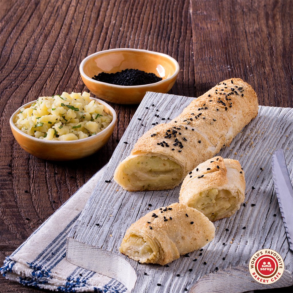 SimitSarayiNL's tweet photo. #Aardappel Wrap - perfect voor lunch of een maaltijd onderweg. 🥔😚
__
#Potato wrap - perfect for #lunch or a meal on the go. 🥔😚 https://t.co/B7VaHbWtjE