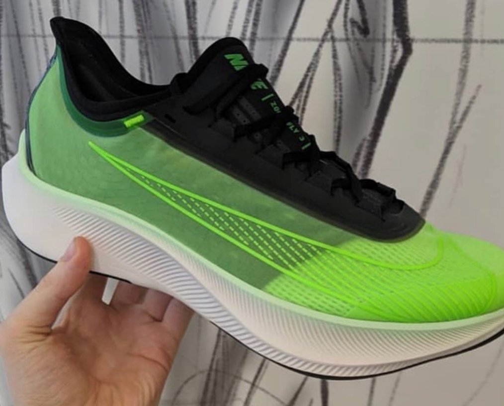 Jonatansimon's tweet photo. Nike Zoom Fly 3 https://t.co/i7Jrxk1R3z