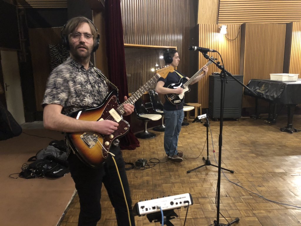 Aldwindot_kong's tweet photo. 3 jours de Studio pour #Cymbaline au Midilive 🎵 https://t.co/Bgbtf0RzxV
