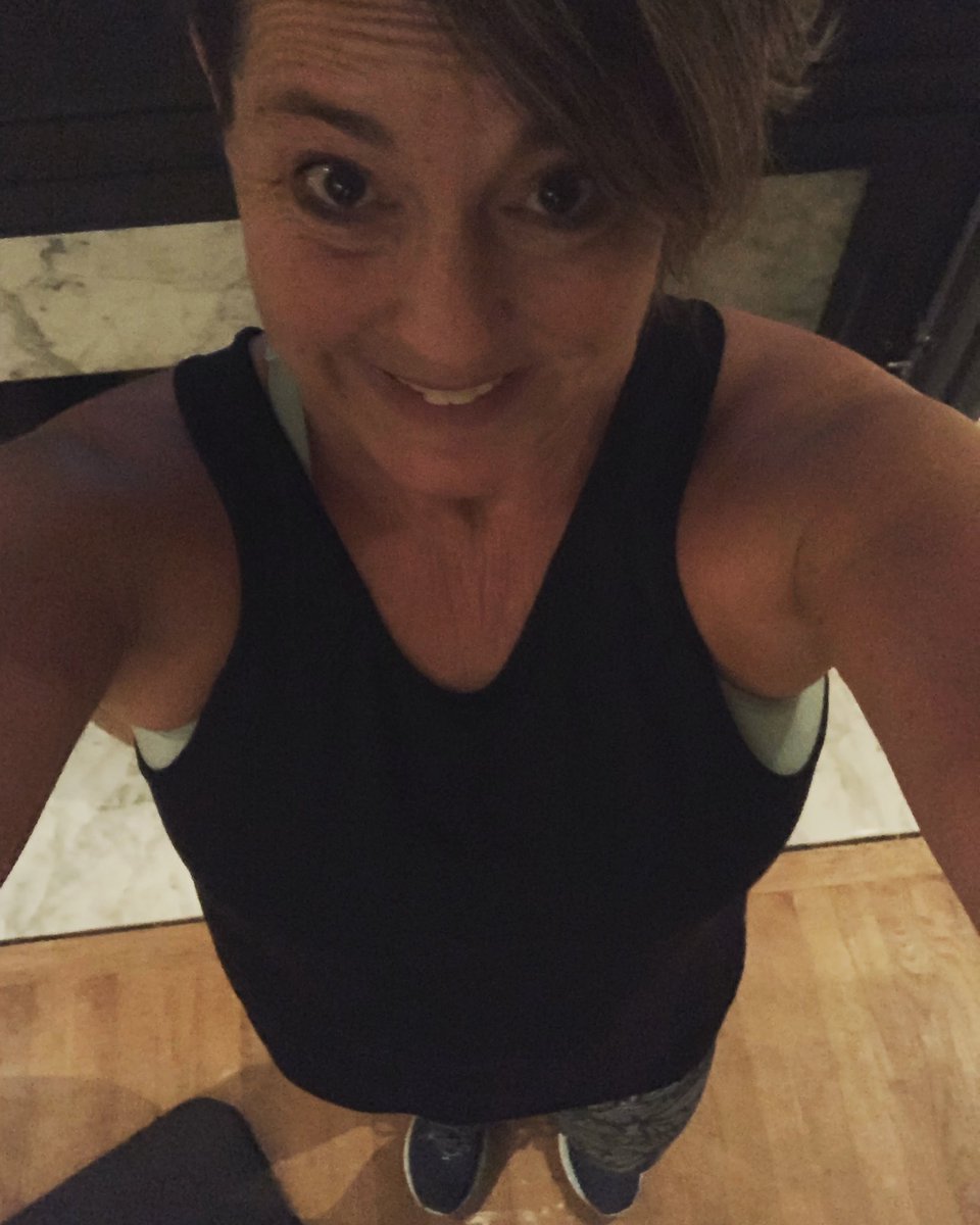 JenExtGreenTeam's tweet photo. Just be stronger than you were yesterday...LEG DAY IS DONE!
.
.
.
.
.
.
#readyfortheday #pushedthrough #legday #21dayfix #ageisjustanumber #goals #louisvillerealtor #realtor #energy https://t.co/9N4aM5sLVs