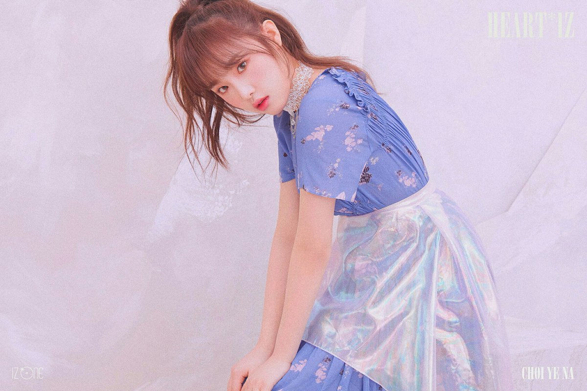 choiyenasoftbot's tweet photo. ㅡ layout ! 
⊹ ♡ #최예나   °˖   #izone . . . ♡ ⊹ https://t.co/UKu5m82S9G