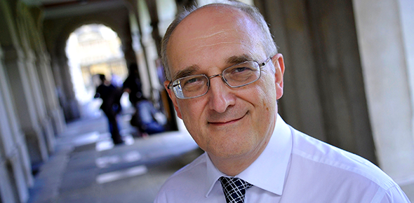 Cambridge_Fest's tweet photo. Former Vice Chancellor Professor Sir Leszek Borysiewicz tonight @WolfsonCam #CamSciFest on how we need to transform #healthcare to deliver the benefits of #science to most, if not all #cancer sufferers. Book: https://t.co/QNxSbSmYfS https://t.co/CjL2CueDm2