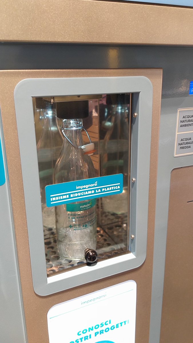 "La #plastica risponde a bisogni materiali, ma i consumatori capiranno che è importante rinunciarci, usando bottiglie e borracce riutilizzabili, per il bene dell'ambiente." <a href="/Fabio_Brescacin/">Fabio Brescacin</a>
sul progetto #PlasticFree con Legambiente: casette dell'acqua nei punti vendita #NaturaSì