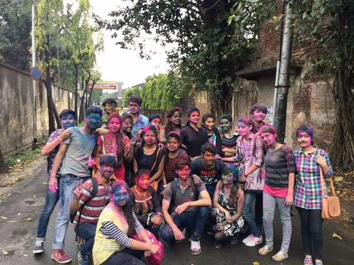 itssusmitaaa_'s tweet photo. @MBDAlchemie #LetsPlayDryHoli Here is my Colourful moments with my Squad. ππππ
πΈPlay Dry, Save Water. Happy Holi.πΈ
#ColourRun #MBDScorewell #ScoreToSoar #Festival #SeasonsGreetings @MBDAlchemie https://t.co/BwMQj21qmA