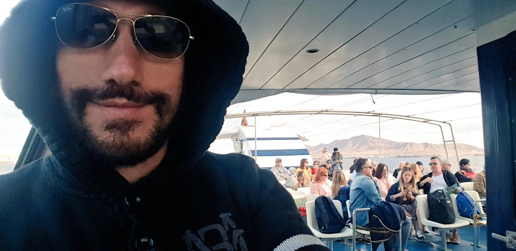 JoelSepelJOELSE's tweet photo. #LineasMaritimasRomeo #LineasRomeo #AcrossTheOcean🚢🌊 #acrosstheocean🌊 #LanzaroteFuerteventura #FuerteventuraLanzarote #acrosstheocean #raybanstyle #theraybanstyle #rayban #JoelSe #joelsepel #joelesepel #performercrumblenot #worder #Performer #CrumbleNot
https://t.co/XOpu4oE0tM https://t.co/St4MBU7pIs