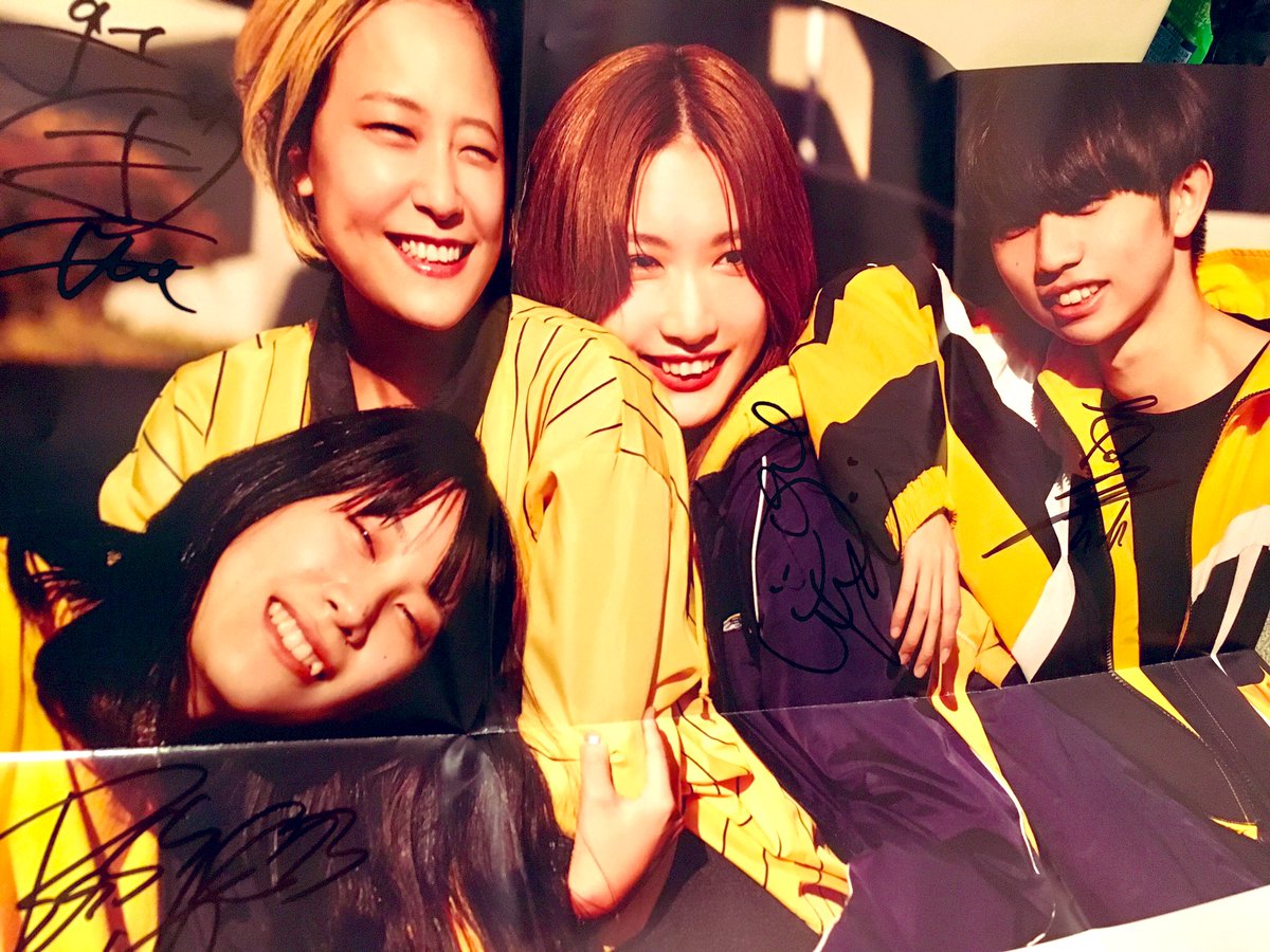 sly_and_the's tweet photo. 届いた!
「リピート」
サイン入りポスターうれし(^^)
#tricot
#flakerecord https://t.co/92yt4nBdcz