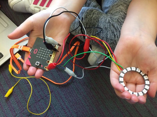 bplraspjam's tweet image. Join us on April 13 at Palatine Library Blackpool for our next Jam, and this time we are helping the Easter Bunny collect eggs in @scratch and creating Easter decorations with @microbit_edu
blackpoolraspberryjam.co.uk/easter-jam-apr… #rjam