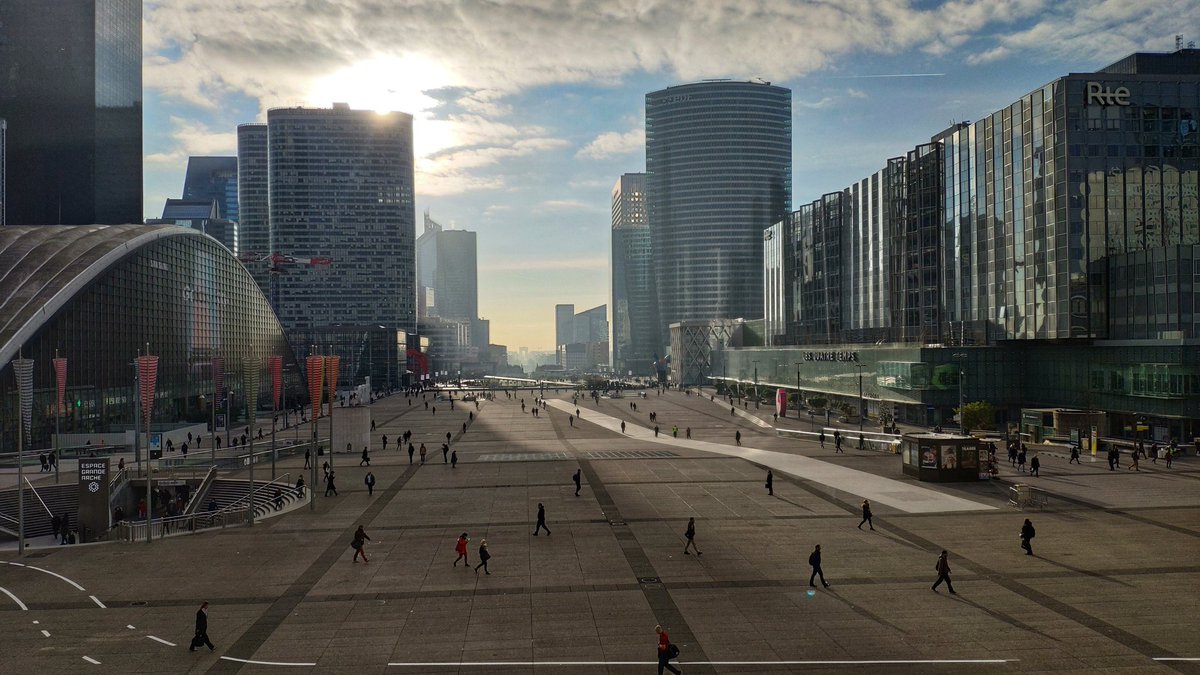 DemaretPatrice's tweet photo. Profiter de la lumière du matin avant le passage devant le jury trophée Voyages Sncf pour #DigiParc mobile. https://t.co/HmnEOb36An