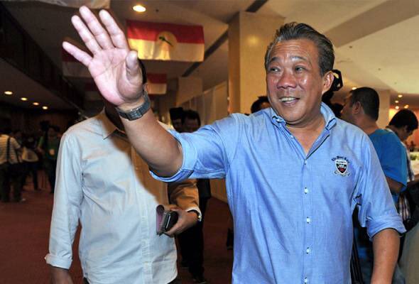 ahmadmaslan's tweet image. Saya tambah hujah YB DS Bung Moktar @MyKinabatangan agar dibentang RUU Anti Lompat Parti di #DewanRakyat

Jika sesiapa lompat parti maka otomatik gugur sbg MP, adakan PRK &amp;amp; yg lompat itu tak boleh jadi calon semula

Saya cabar rejim #PH agar bentang RUU ini jika benar berprinsip