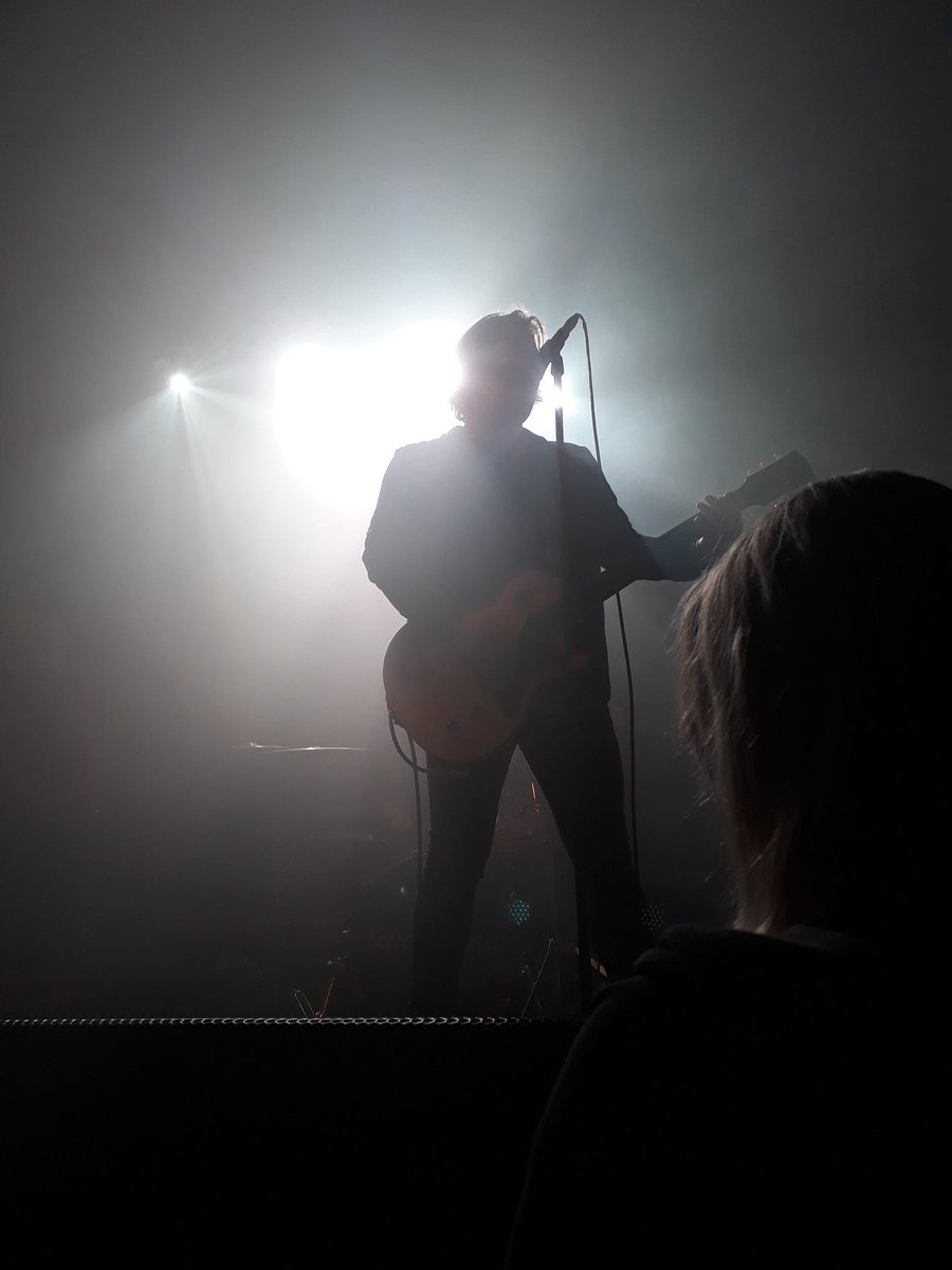 _fandomtrash_'s tweet image. next up #retrovideoclub who were also absolutely brilliant and were making some noise 🤘