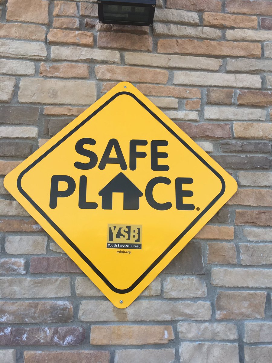 ysbsjc's tweet photo. Thanks @MStephensWNDU for sharing information about @SafePlace & YSB! Great partners in @SouthBendFire , @martinsmarkets & so many others across St. Joseph Co.#NSPWeek2019 https://t.co/8zYXTOGuAS