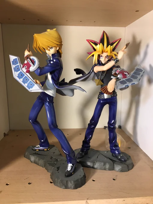 ていうか、トレンドに"デュエルディスク"が上がっててびっくり(゜o゜;;   次はホログラム投影システムとかでモンスターの実体化をw     RT 