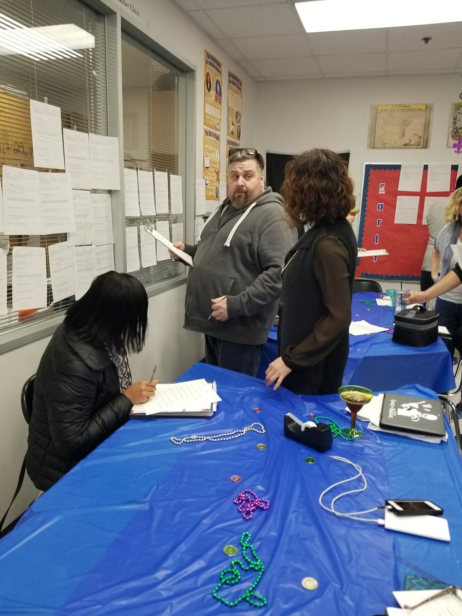 4MsDeanCrawford's tweet photo. @ChallengeECHS Teachers wrap up their 5th Cycle of Instructional Rounds with Results and Reflection. @MrPabloVictor @MrsBeaRoberson @MJH0726 @trmill37 @TeamHISD #CECHS❤️ https://t.co/Ue8FSaCXaN