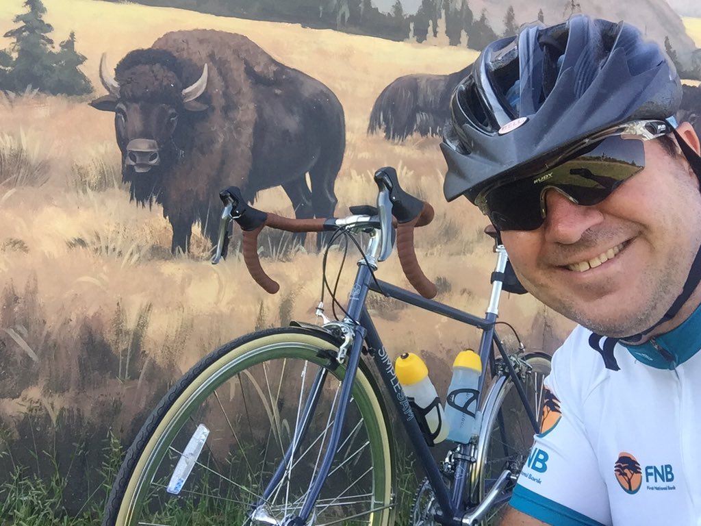 PedalRaymond's tweet photo. I took this @SimpleSamBikeCo #SimpleCity up a climb and into the “serious Wild West” this morning. We saw cowboys, Indians, Western scenes, bisons and @bradpotgieter! #commuter #WithGears #Smileage #CyclingLifestyle #FunRide #SocialRide #Coffee https://t.co/yRFWywcROb