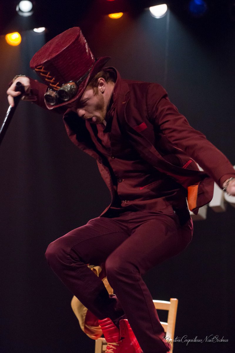 Jovany, cet humoriste performer pleins de talents, qui a reçu bon nombres de prix pour son humour visuel et décapant, vous fera mourir de rire lors de notre Nuit de l'Humour ce samedi 23 a 20H30 ! Retrouvez le également sur scène dans "Jovany &amp; le Dernier Saltimbanque" 😄