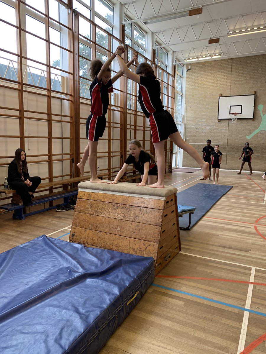 OSA_PE's tweet photo. Fantastic work from Y7’s building routines in gymnastics #OSAmazing #OSAPE https://t.co/O0BYhGIWBT