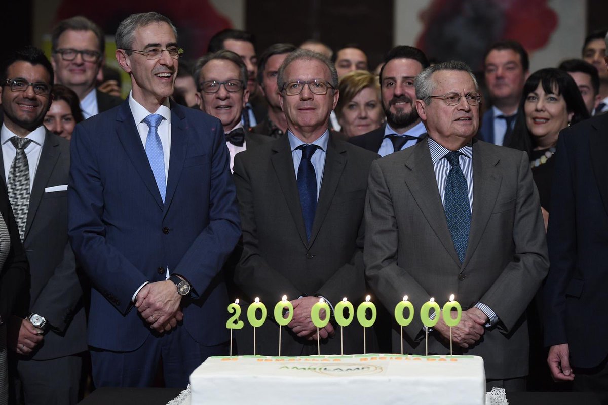 eRecicla's tweet photo. 200 millones x el Medio Ambiente, gracias Ambilamp! @eRecicla @ambilamp https://t.co/rWiZO3J4ql