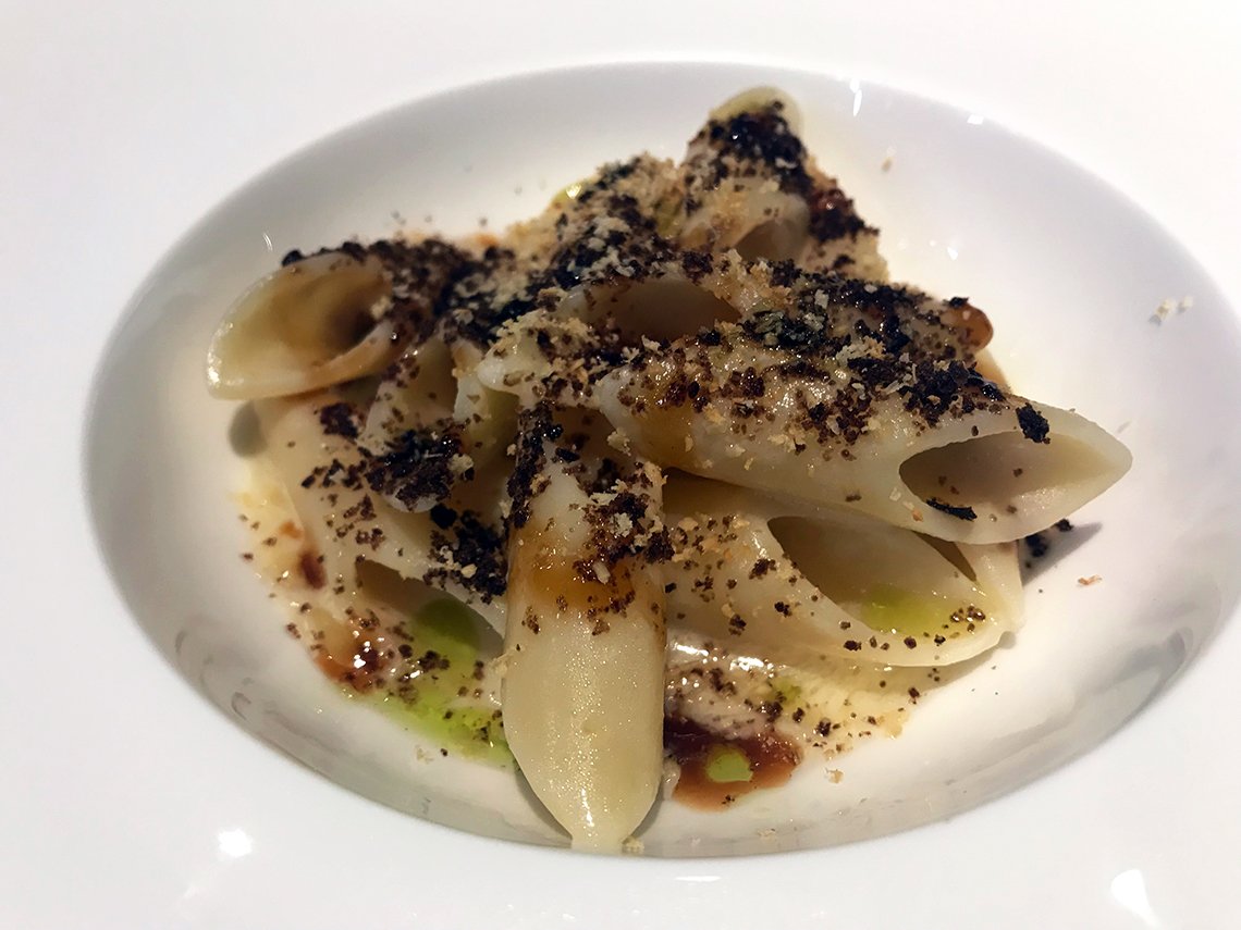 CHEAP-all dello chef Emanuele Sibilio, ristorante Magorabin di Torino, per il Primo Piatto dei Campi 2019, iniziativa siglata LSDM e Pastificio dei Campi.
lsdm.it/2019/03/20/che…