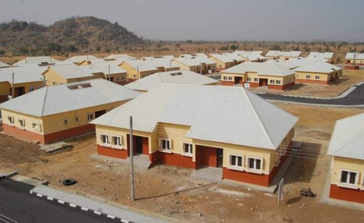 AbbaAudu_'s tweet photo. Nigeria; affordable housing is becoming realistic under President Muhammadu Buhari 

Have a glance at the ongoing 40 units of the National Housing Programme in Bauchi State. #NextLevelNigeria #PMBProjects! https://t.co/DAv60AXdzh