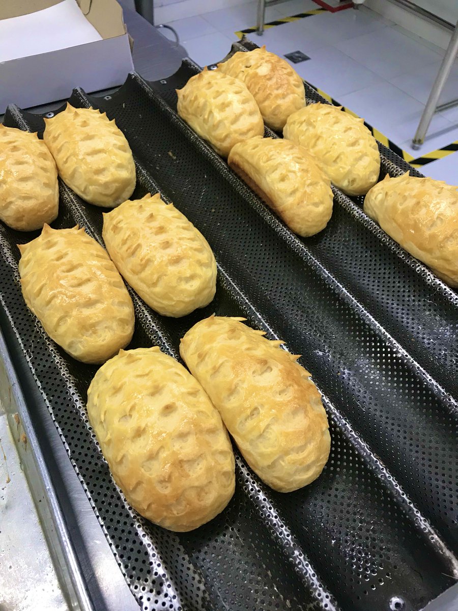 Mhai_S21's tweet image. When you don’t like the design one bit, but your client wants you to do it anyways... sigh... #workrant