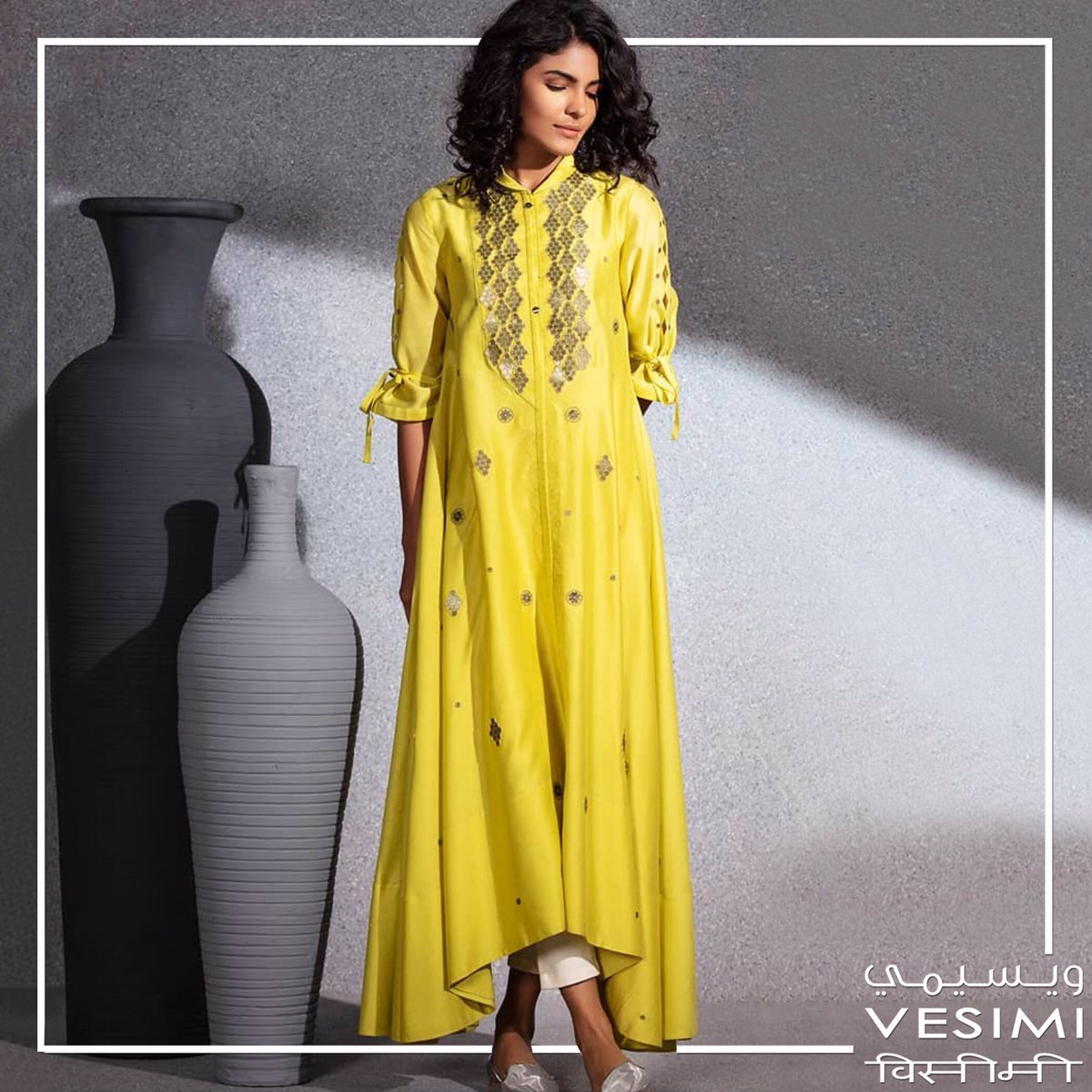 _VESIMI's tweet photo. Style is putting our own signature on the things that we wear and the way that we live...
.
.
.
#ampm at @vesimi #festivefashion  #designerscollection #womensfashion #womenswear #fashionlovers #fashion #girl #dress #indian #instastyle #dubai #vesimi https://t.co/hHeWppPkqG