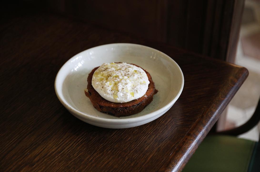 cyril_lignac's tweet photo. Ultra fondantes la Burrata di Bufala et son aubergine #lechardenoux https://t.co/HjHwvG0Vbt