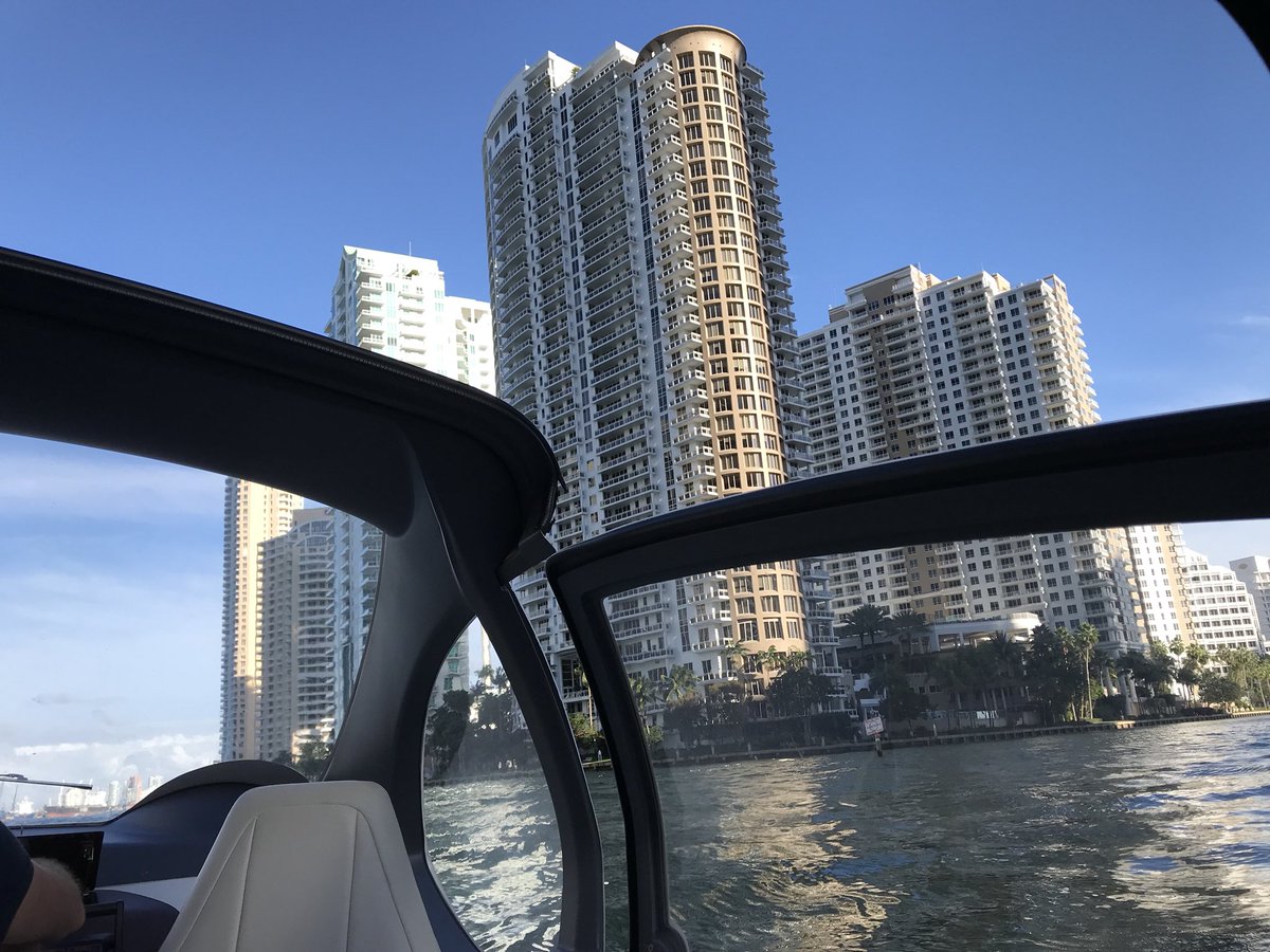 SeaBubbles's tweet photo. #Miami 🇺🇸 #SeaBubbles #NoNoise #NoWake #NoEmission 🌏 #MakeOurCitiesFlowAgain https://t.co/k5iMDrGuWp