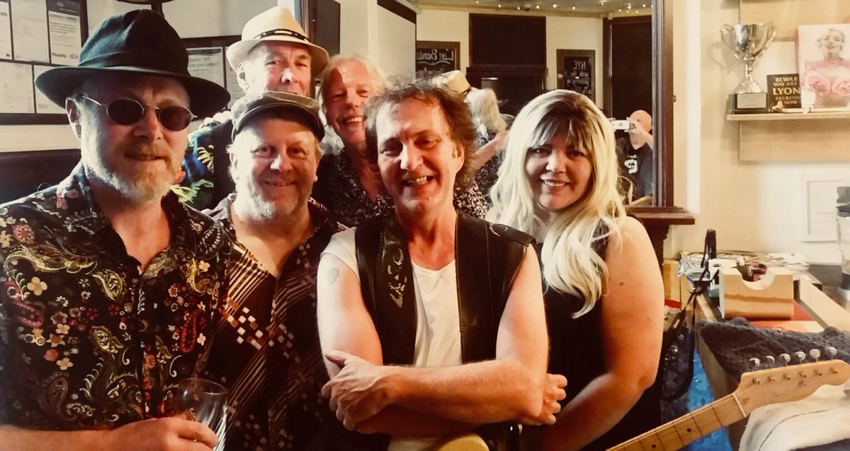 BandDylanesque's tweet photo. This was us at the Adelaide Fringe - https://t.co/ODemU2PL3q https://t.co/8ZOtPaCzx8