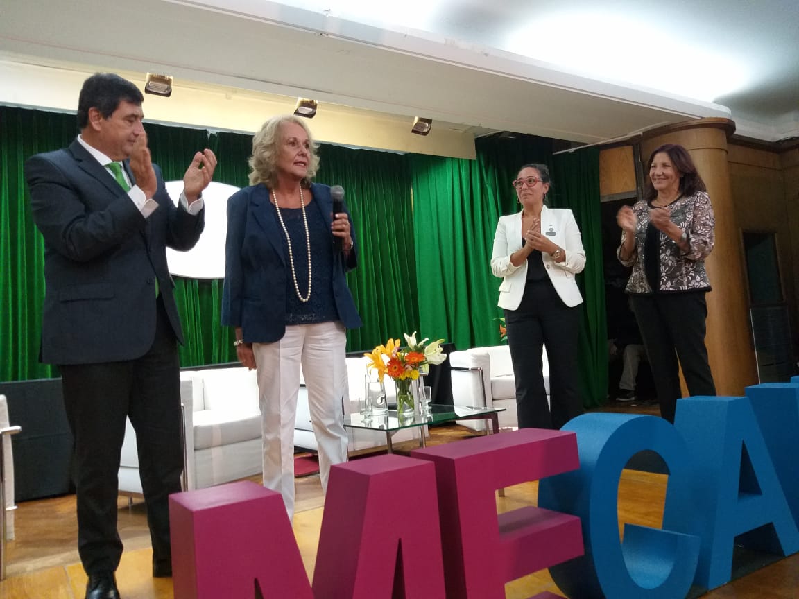 EnfoqueMisiones's tweet photo. #Recocimiento Frances “Paquita” Lowe distinguida por Came como “empresaria pyme del año” https://t.co/Bh8OIcqRyC https://t.co/qNwyRuKMpc