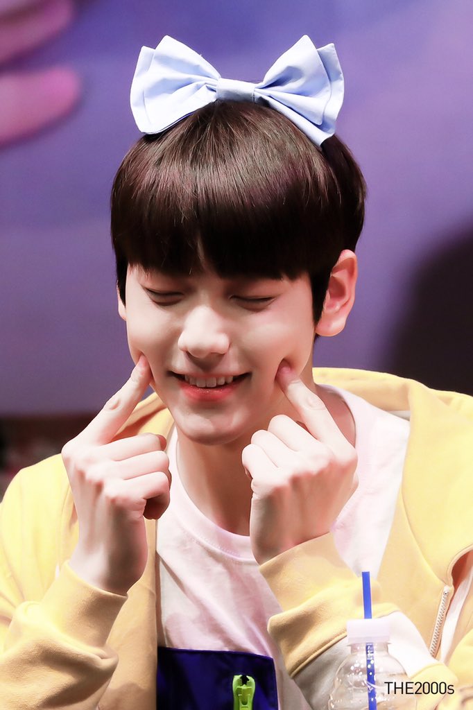 SEPTEMBER_2BOYS's tweet photo. 190316 💛🎀 #TXT #SOOBIN #TOMORROWXTOGETHER  
#최수빈 #수빈 https://t.co/3tpUnFgQ1v