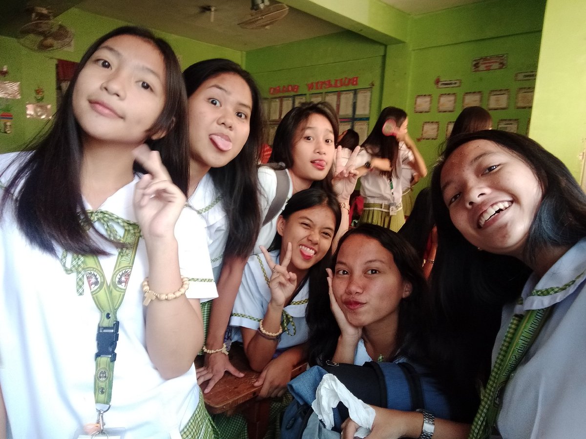 AnnGipgano's tweet photo. Insert my bestot(gwenny).
#Huling Sandali😢😭💙 https://t.co/wuc4i58Hu5