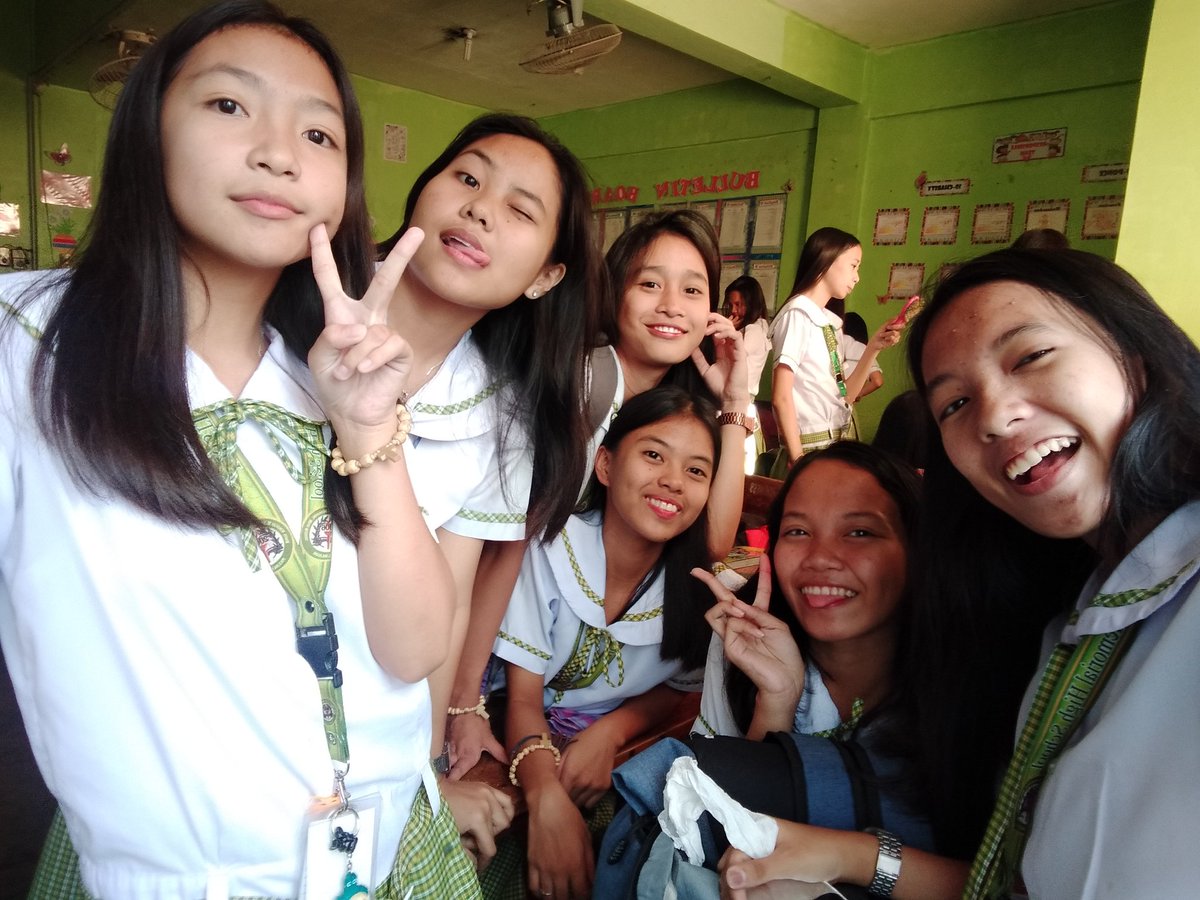 AnnGipgano's tweet photo. Insert my bestot(gwenny).
#Huling Sandali😢😭💙 https://t.co/wuc4i58Hu5
