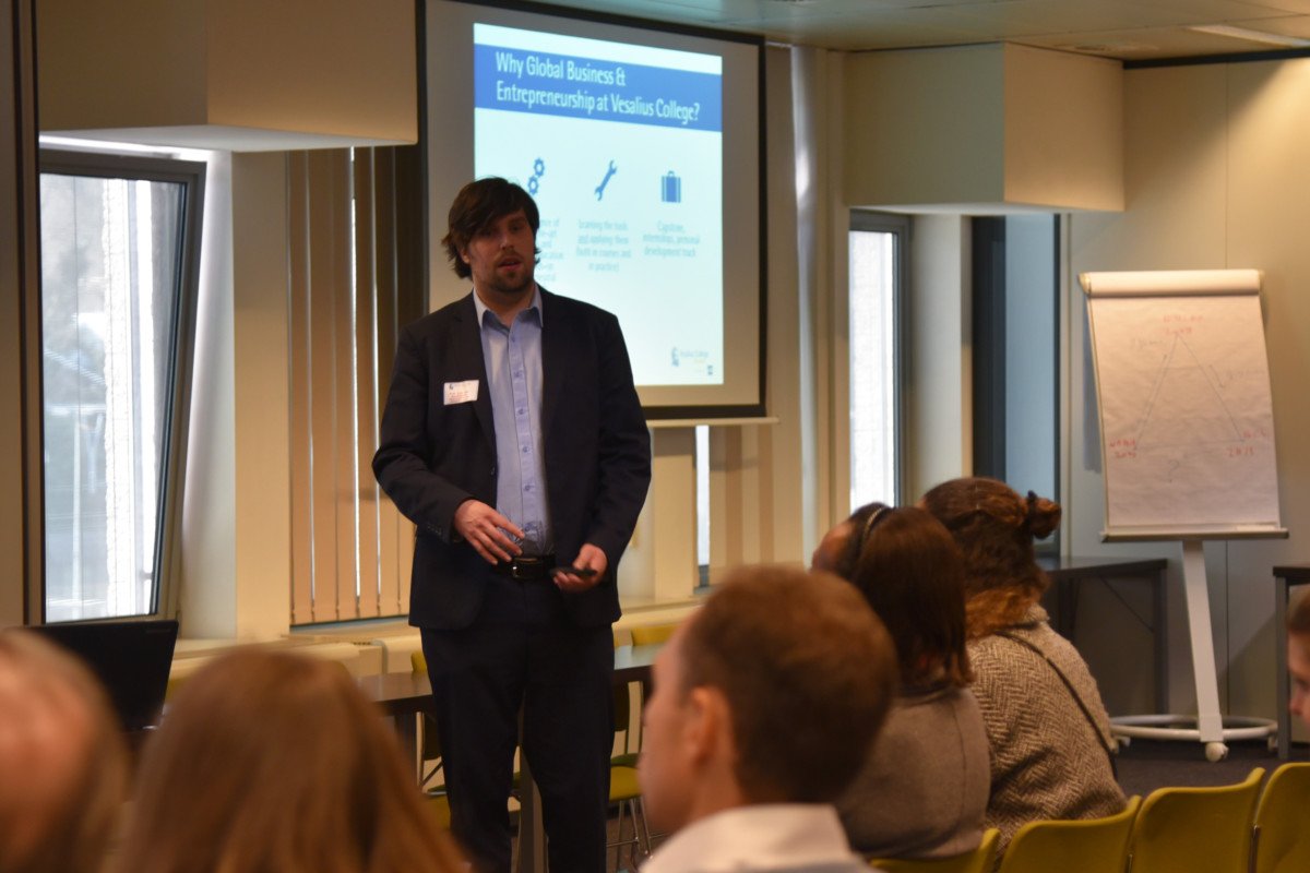 VECO_Brussels's tweet photo. Registration is still open! 

Follow the link below and find out more about #VeCoOpenDay schedule. Registration 📝and reception🍴starting at 2pm. #StudyInBrussels #VeCo #OpenDay #BAs #WednesdayWisdom https://t.co/lFaSFGanNL https://t.co/b44MCIWCab