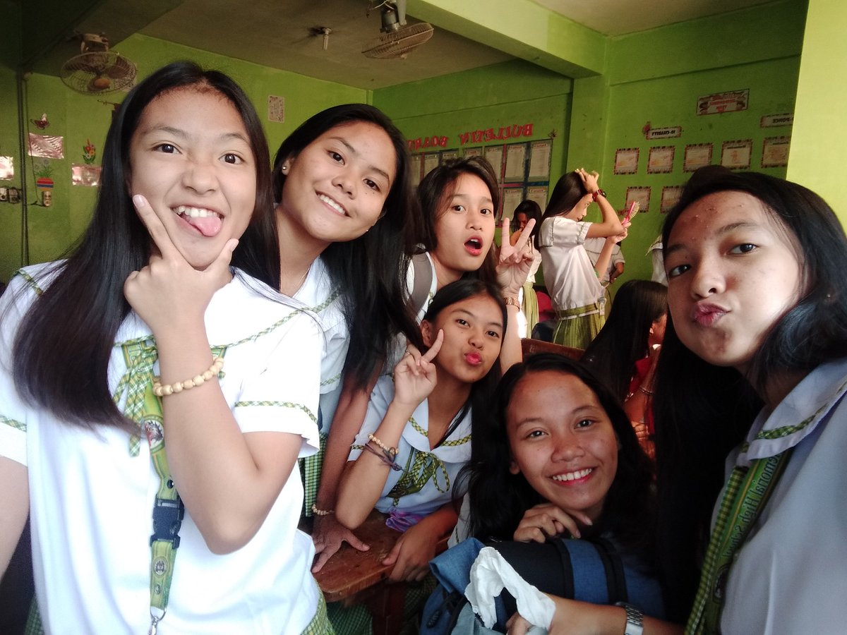 AnnGipgano's tweet photo. Insert my bestot(gwenny).
#Huling Sandali😢😭💙 https://t.co/wuc4i58Hu5
