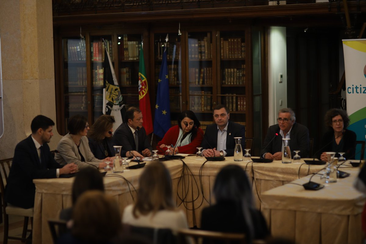 #SolarCities Yesterday morning the Solar Mayors Charter was discussed and written by Mayors from Serbia, Tajikistan, Moldova, Georgia and Portugal at the <a href="/CamaraLisboa/">Lisboa</a> Nobel Hall pushing for the adoption of urban solar energy projects