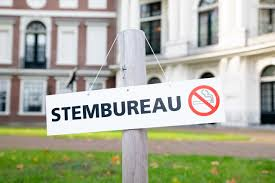 TamaravDijk's tweet photo. Pappen en nathouden. Regende het maar wat harder vandaag in ons #waterland. "Een waterschapsbestuur bepaalt hoe er in het gebied wordt omgegaan met water". We lopen tegen wat nattigheid aan of moesten we nou juist zuinig doen deze zomer. https://t.co/jrzcDntAT7  @world_delta https://t.co/tb0l7R2hNO